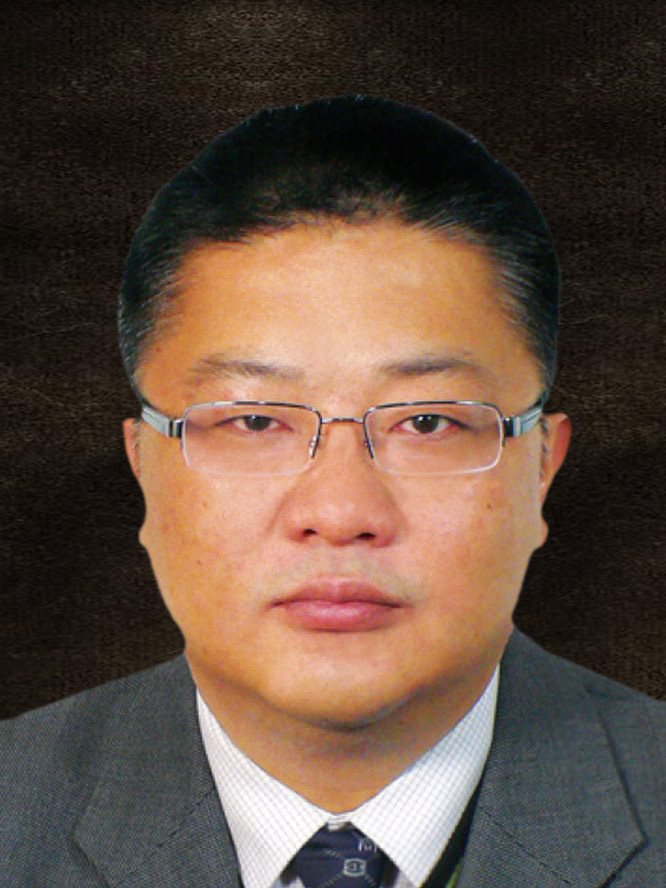 Mr Peter Lo